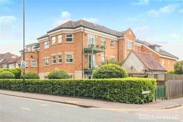 2 Bedroom Flat To Rent In Holywell Lodge, The Ridgeway, EN2