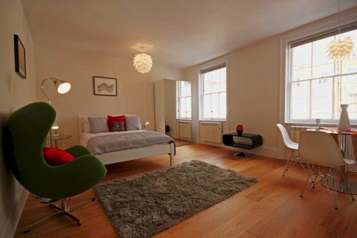 Studio To Rent In Gloucester Place, London, NW1