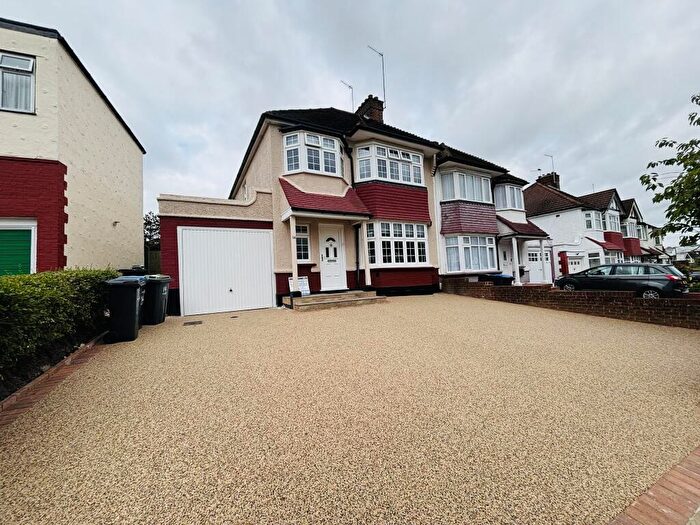 3 Bedroom House To Rent In Brookdale, Southgate, N11