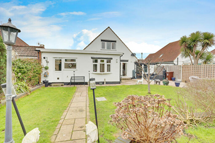 4 Bedroom Detached House For Sale In Haarlem Road, Canvey Island, SS8