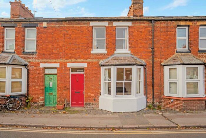 2 Bedroom Terraced House To Rent In Mill Street, Osney, OX2