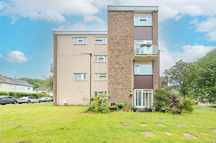 3 Bedroom Maisonette For Sale In Fir Tree Approach, Leeds, West Yorkshire, LS17