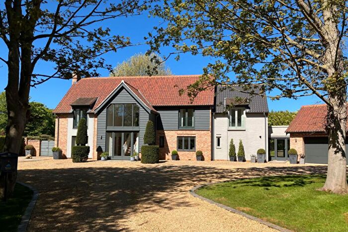 4 Bedroom Detached House For Sale In St. Marys Close, Heacham, PE31