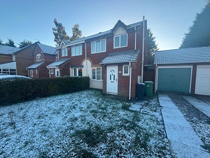 3 Bedroom Semi Detached House To Rent In Derwent Close, Willenhall, WV13