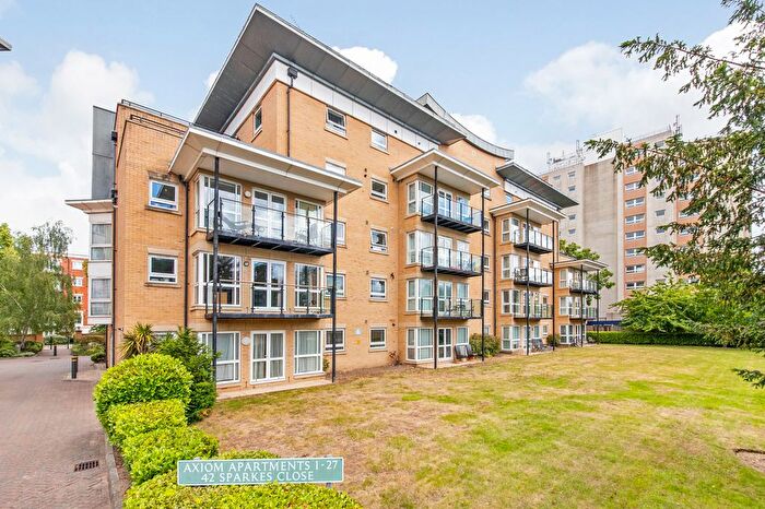 2 Bedroom Flat For Sale In Axiom Apartments, Sparkes Close, Bromley, BR2