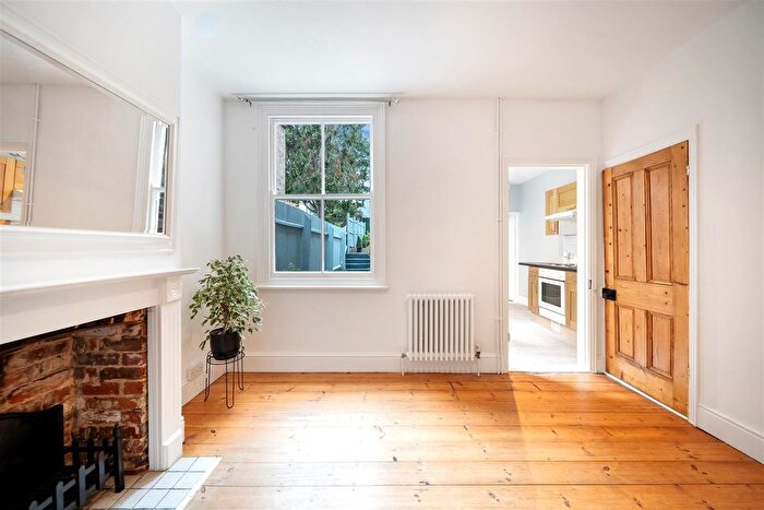 3 Bedroom Terraced House For Sale In Felaw Street, Ipswich, IP2