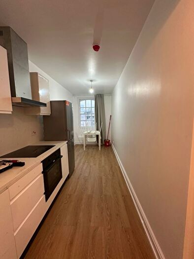 2 Bedroom Flat To Rent In Hoxton Street, London, N1