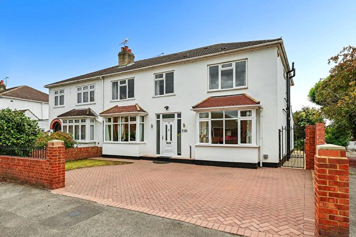 5 Bedroom Semi-detached House For Sale In Ashford, Surrey, TW15
