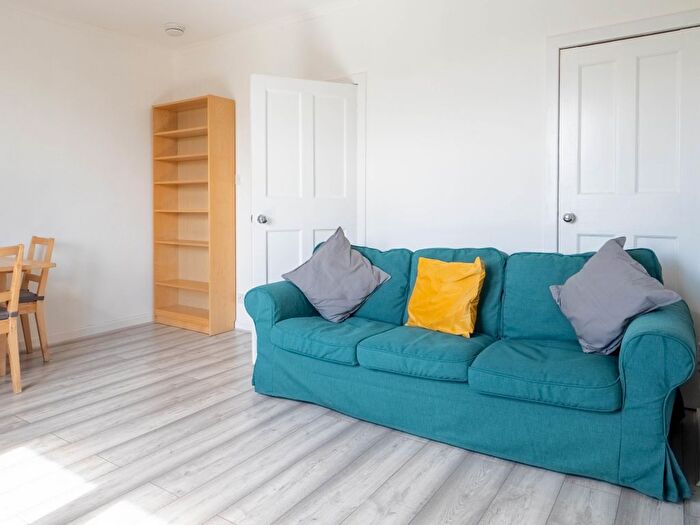 2 Bedroom Flat To Rent In Prestonfield Avenue, Edinburgh, EH16