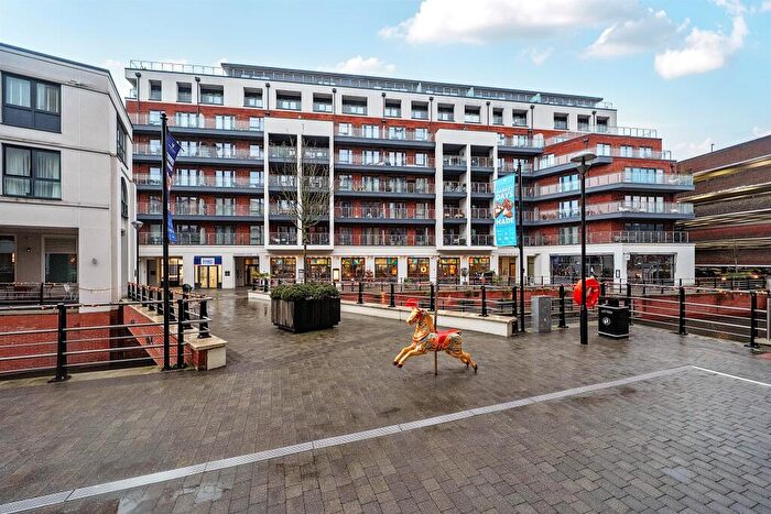 2 Bedroom Apartment For Sale In The Colonnade, Maidenhead, SL6