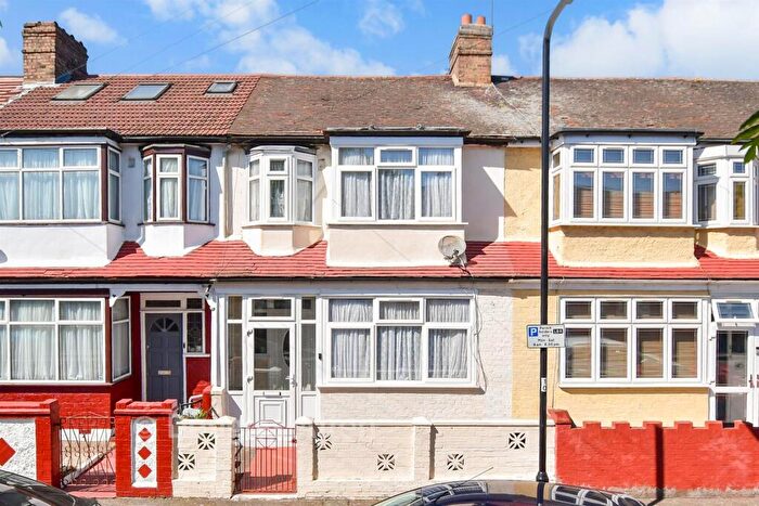 3 Bedroom Terraced House For Sale In Overton Road, Leyton, E10