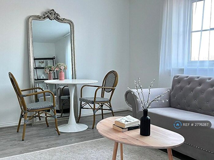 2 Bedroom Flat To Rent In Turners Avenue, Paisley, PA1