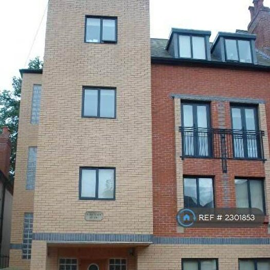 5 Bedroom Flat To Rent In Victor Court, Nottingham, NG7