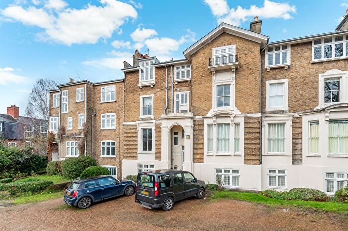 2 Bedroom Flat For Sale In Courtside, Dartmouth Road, London, SE26