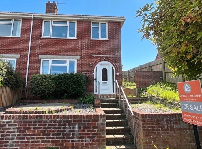 3 Bedroom Flat For Sale In Markham Avenue, Weymouth, DT4
