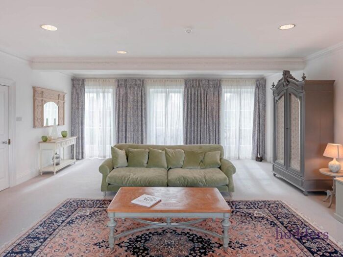 1 Bedroom Apartment To Rent In East Molesey, KT8