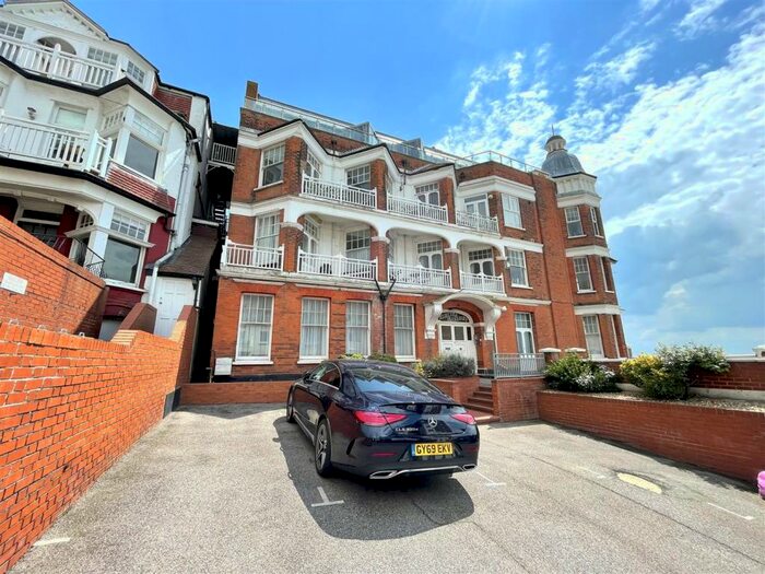 2 Bedroom Apartment To Rent In Palmeira Avenue, Westcliff-On-Sea, SS0