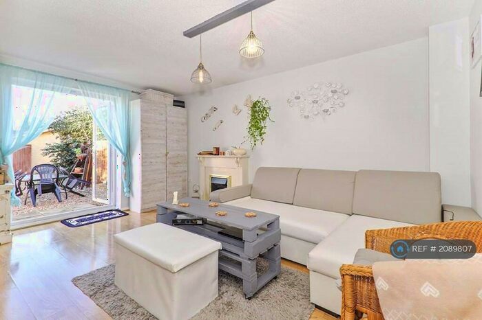 2 Bedroom End Of Terrace House To Rent In Grasshaven Way, London, SE28