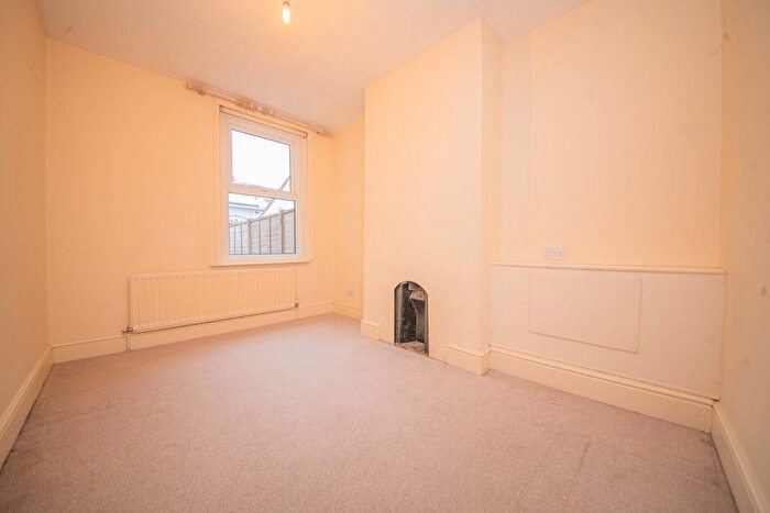 3 Bedroom Terraced House For Sale In Barton Road, Eastleigh, SO50