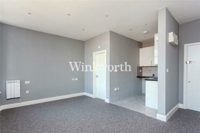 Studio To Rent In Brent Street, Hendon, NW4
