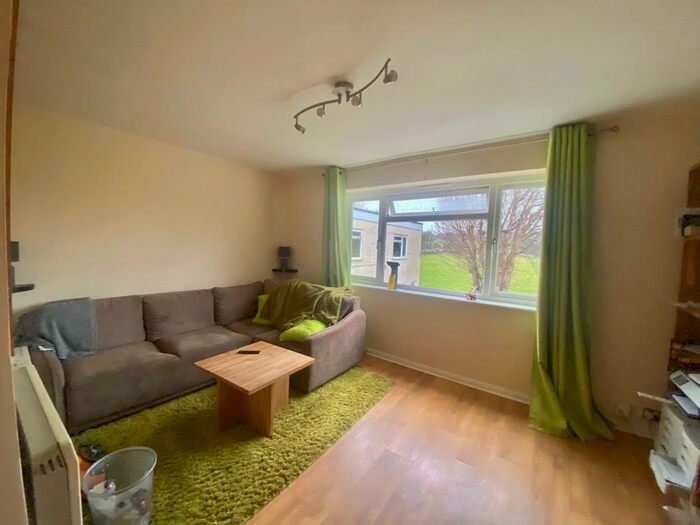 1 Bedroom Apartment To Rent In Mongewell Court, Wallingford, OX10