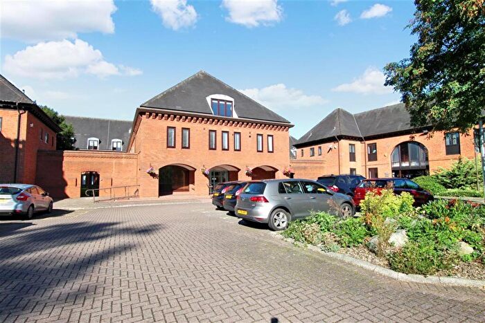 2 Bedroom Flat To Rent In Berrington Close, Ipsley, Redditch, B98