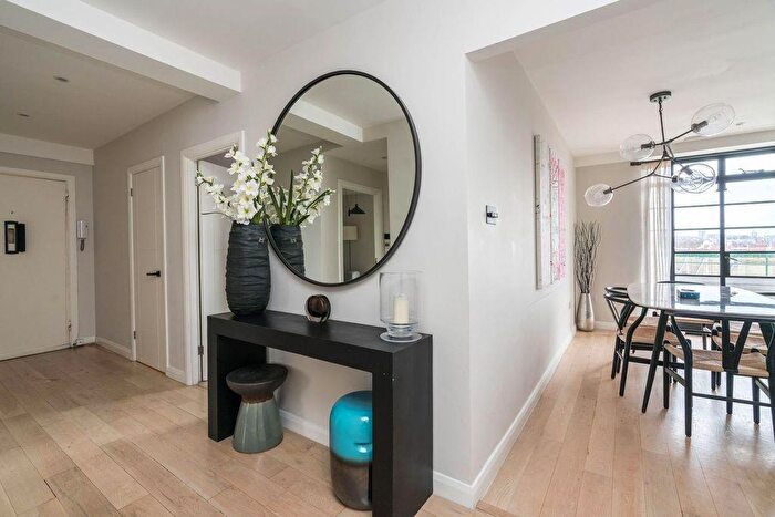 2 Bedroom Apartment To Rent In Gloucester Place, Marylebone, London, NW1