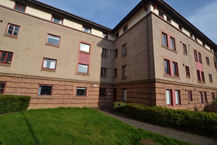 2 Bedroom Flat To Rent In North Werber Place, Edinburgh, EH4