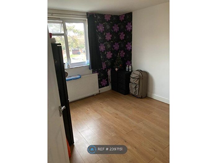 1 Bedroom Flat To Rent In Flate, Greenford, UB6