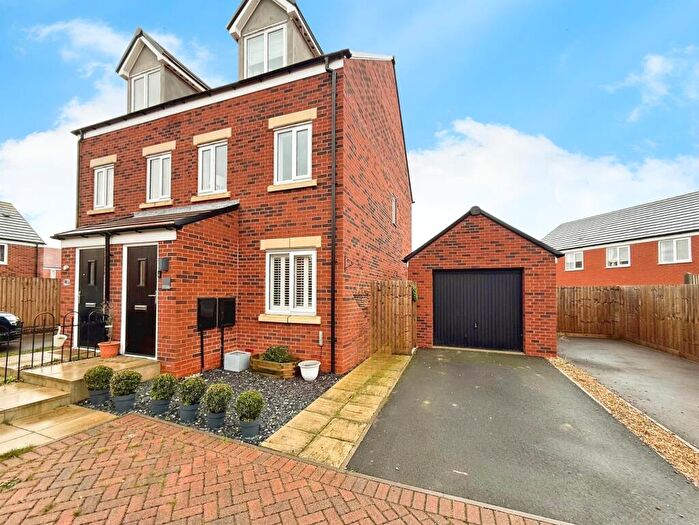 3 Bedroom Semi Detached House For Sale In Stockwood Close, Hampton Gardens, Peterborough, PE7