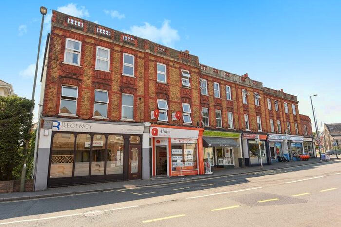 1 Bedroom Flat To Rent In High Street, Egham, TW20