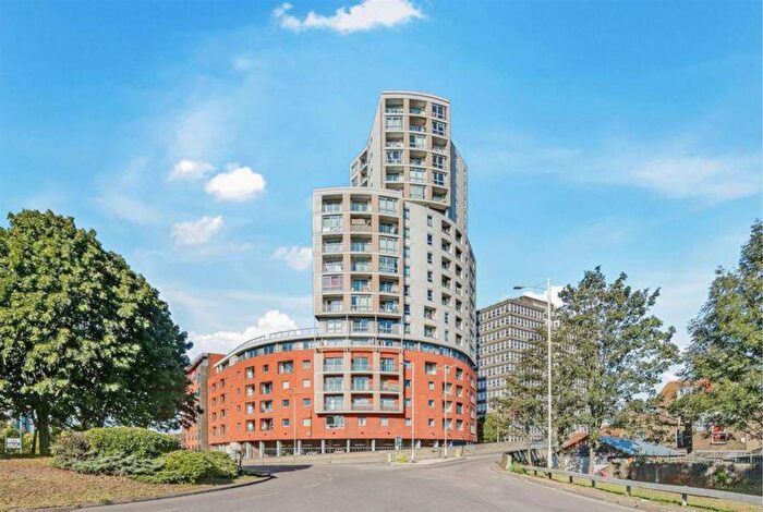 1 Bedroom Flat To Rent In High Road, Ilford, IG1