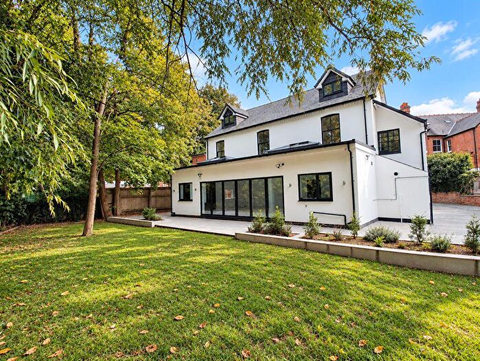 5 Bedroom Detached House For Sale In Stoughton Road, Stoneygate, LE2