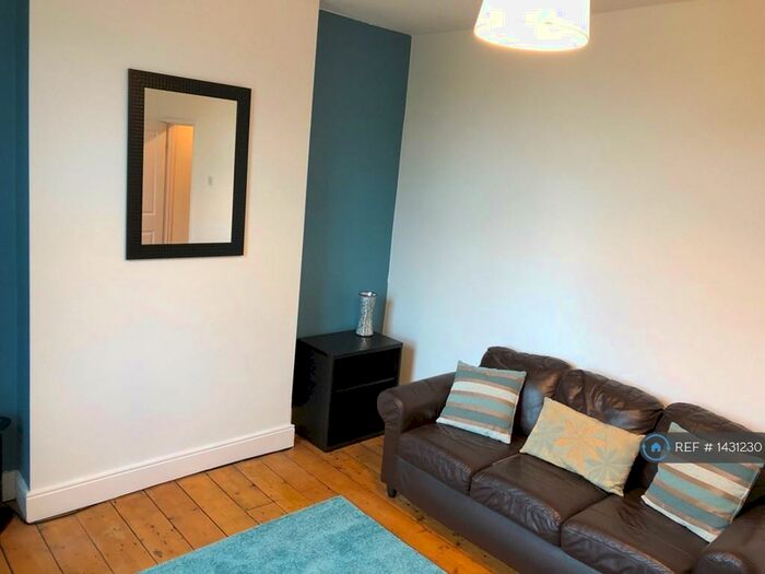 2 Bedroom Flat To Rent In Reservoir Road, Edgbaston, Birmingham, B16