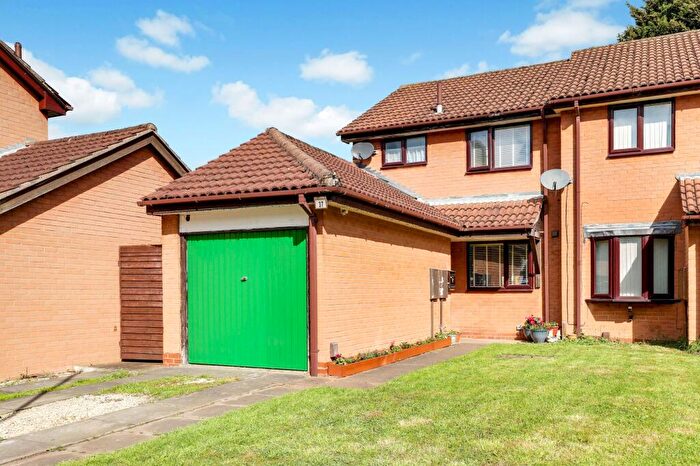 3 Bedroom Semi Detached House For Sale In Poplar Avenue, Nottingham, NG5