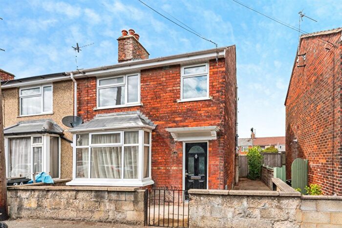 3 Bedroom End Terrace House For Sale In Osborne Street, Swindon, SN2