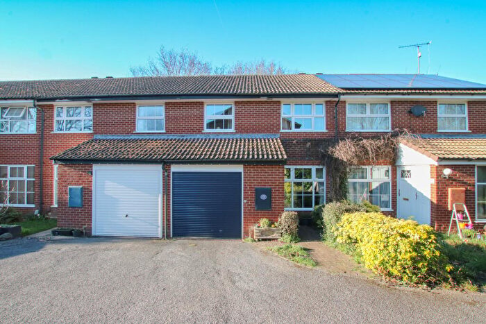 3 Bedroom Terraced House For Sale In Lime Close, Wokingham, RG41