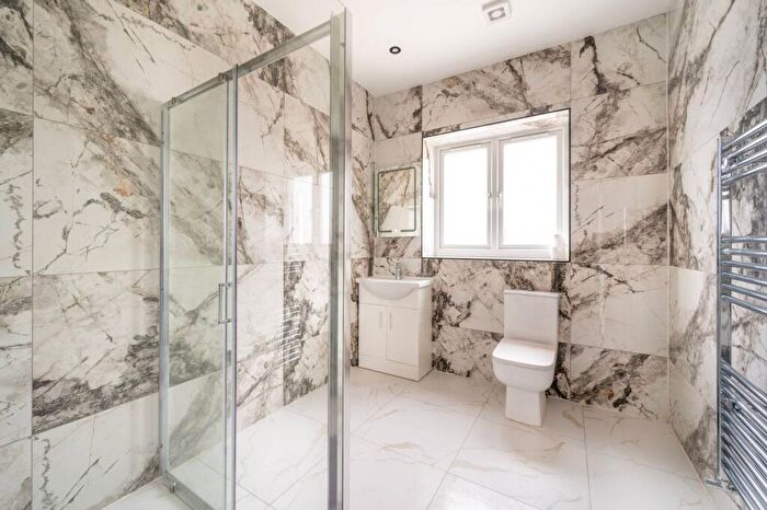 4 Bedroom Terraced House To Rent In Pulleyns Avenue, East Ham, London, E6