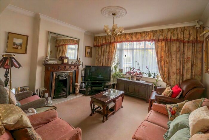 3 Bedroom Detached House For Sale In Broughton Avenue, Bournemouth, BH10