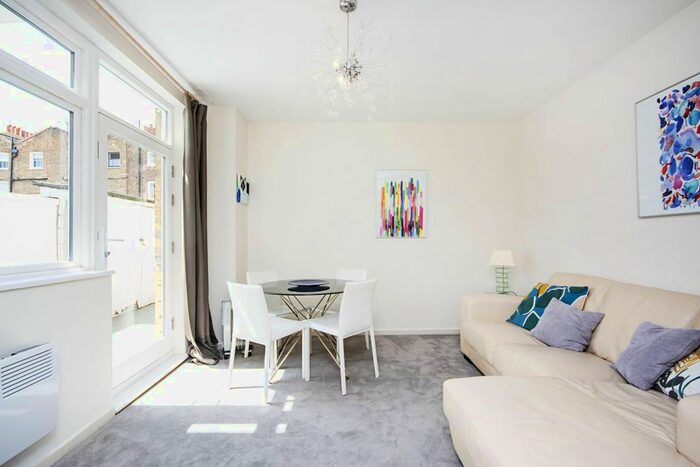 2 Bedroom Flat To Rent In Crawford Street, , Marylebone, London H, W1