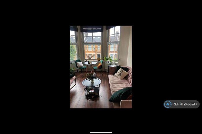 2 Bedroom Flat To Rent In Thistlewaite Road, London, E5
