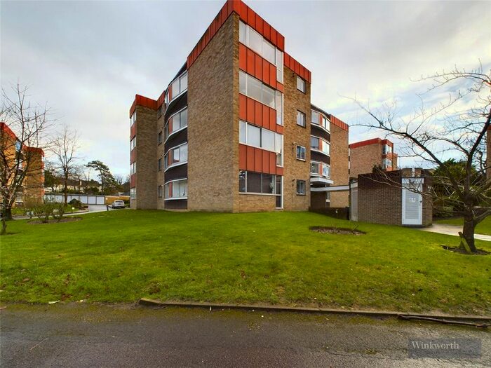 2 Bedroom Flat To Rent In White Lodge Close, Sutton, SM2