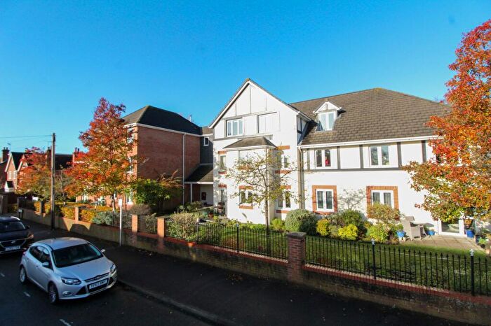 1 Bedroom Flat For Sale In Clarence Road, Argyll Court Clarence Road, GU51