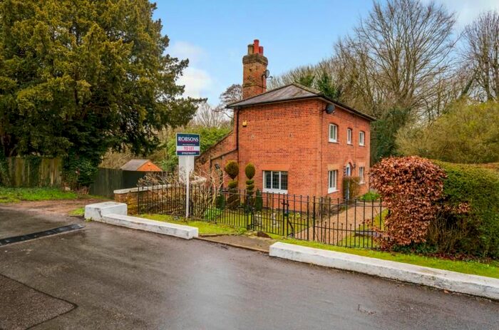 3 Bedroom Detached House To Rent In Sandy Lodge Road, Rickmansworth, WD3