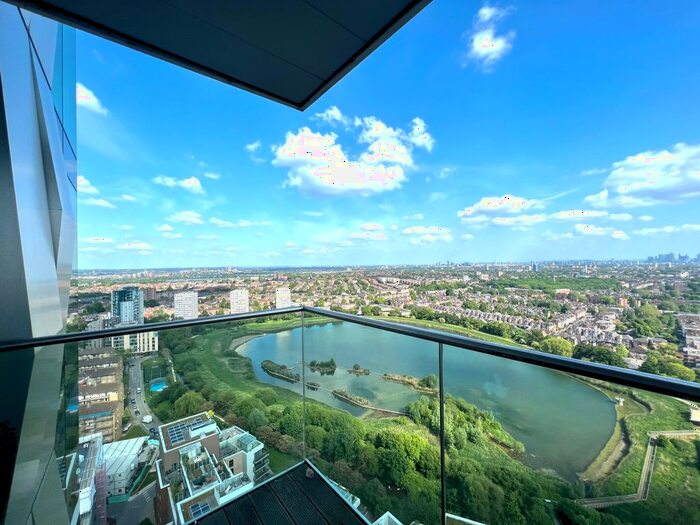 3 Bedroom Flat To Rent In Devan Grove, London, N4