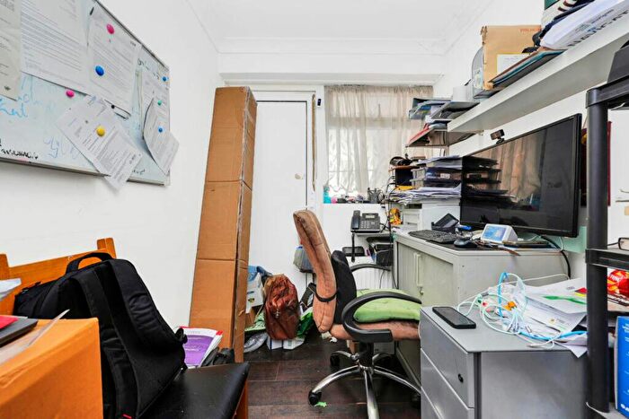 3 Bedroom Terraced House For Sale In Cleves Road, London, E6