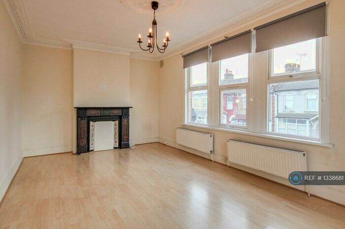 1 Bedroom Flat To Rent In Queens Road, London, E17