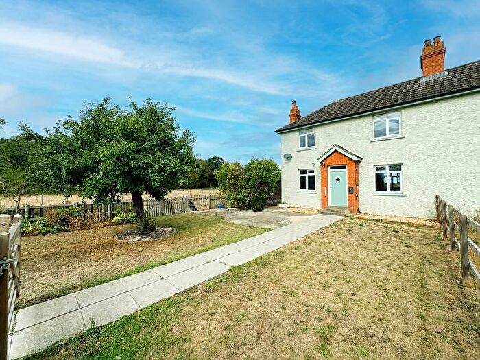 3 Bedroom Semi-Detached House To Rent In Fences Lane, Tyringham, MK16