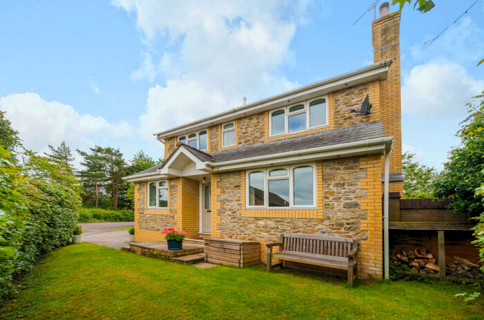 4 Bedroom Detached House For Sale In Burleigh Way, Wickwar, Wotton-Under-Edge, Gloucestershire, GL12