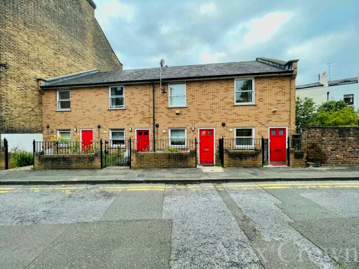 3 Bedroom Terraced House To Rent In Church Walk, Stoke Newington, N16